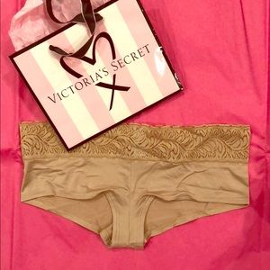 NEW Victoria’s Secret Sexy Nude Hiphugger Panty M